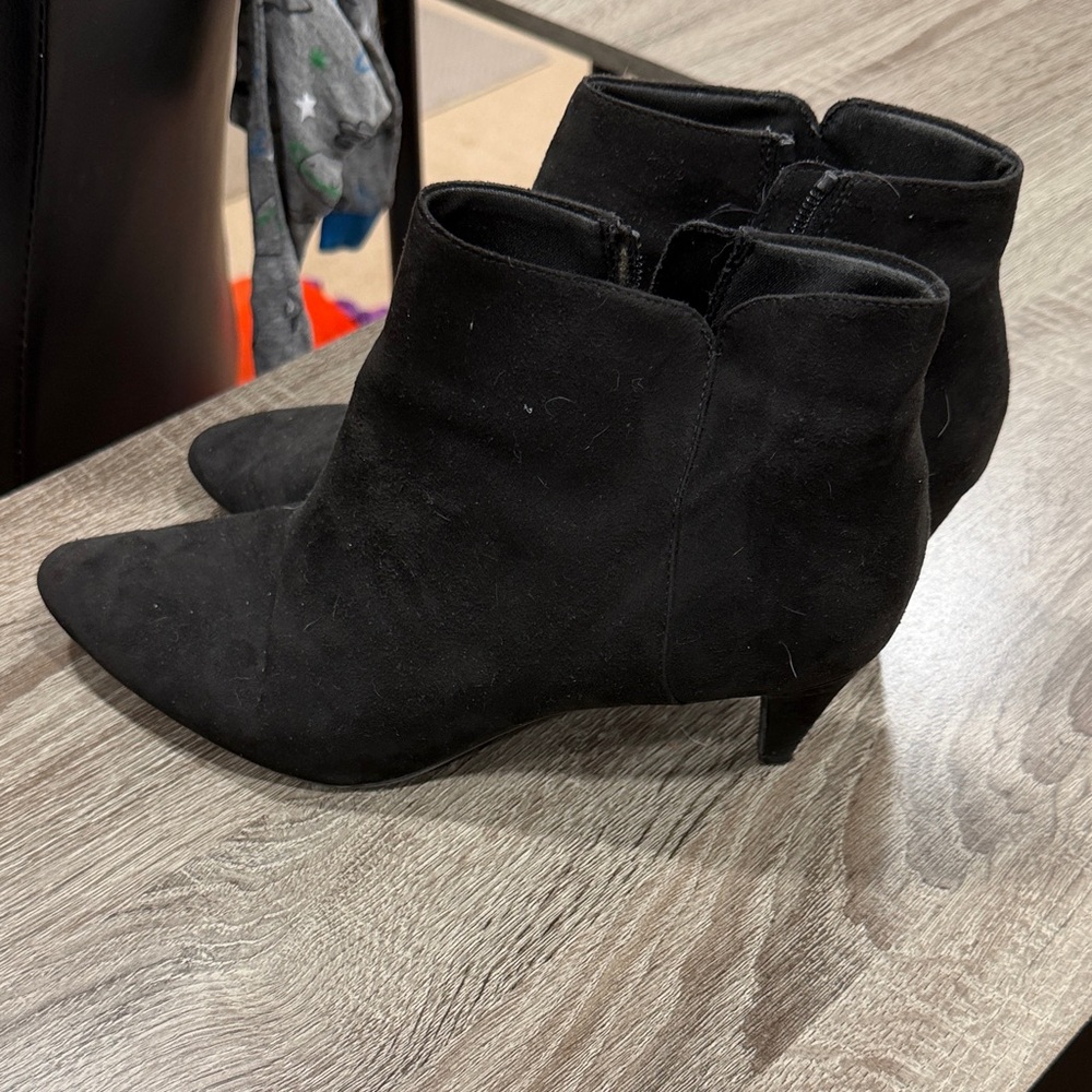 Old Navy Classic Black Ankle Booties